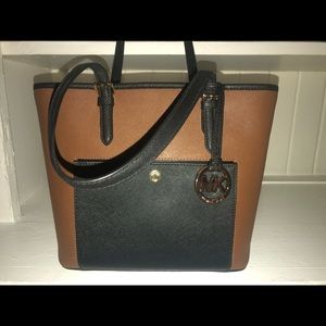 ‼️‼️SOLD‼️‼️‼️Médium Michael Kors Jet Set tote